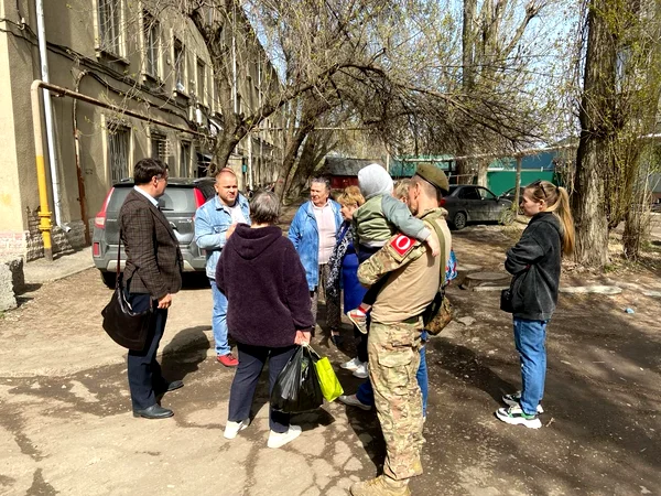 Андрей Жбанчиков и депутат от Партии - Справедливая Россия Патриоты За Правду по улице Степана Разина